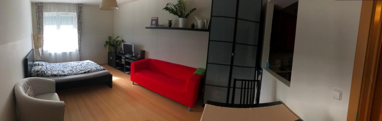 Cozy Apartment In District 8 Budapest Bagian luar foto