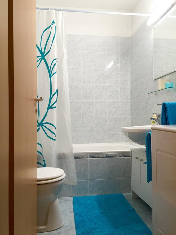 Cozy Apartment In District 8 Budapest Bagian luar foto
