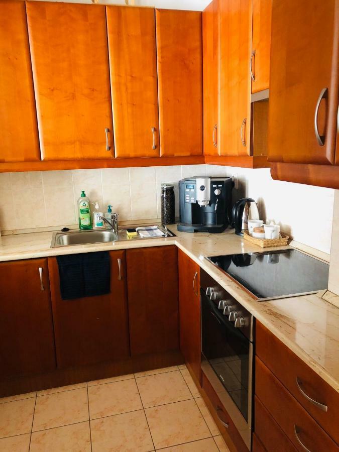 Cozy Apartment In District 8 Budapest Bagian luar foto